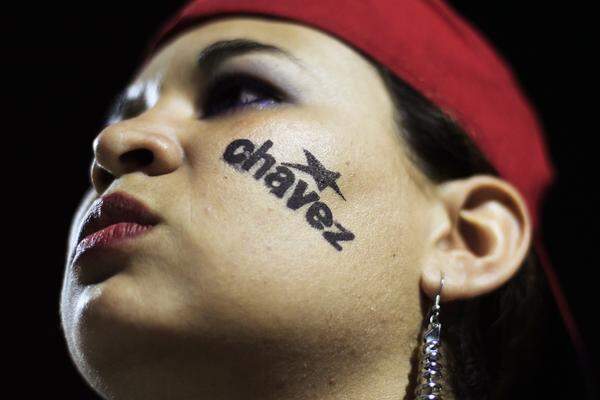 "Wir alle sind Chávez!", skandieren die Anhänger des "Comandante".