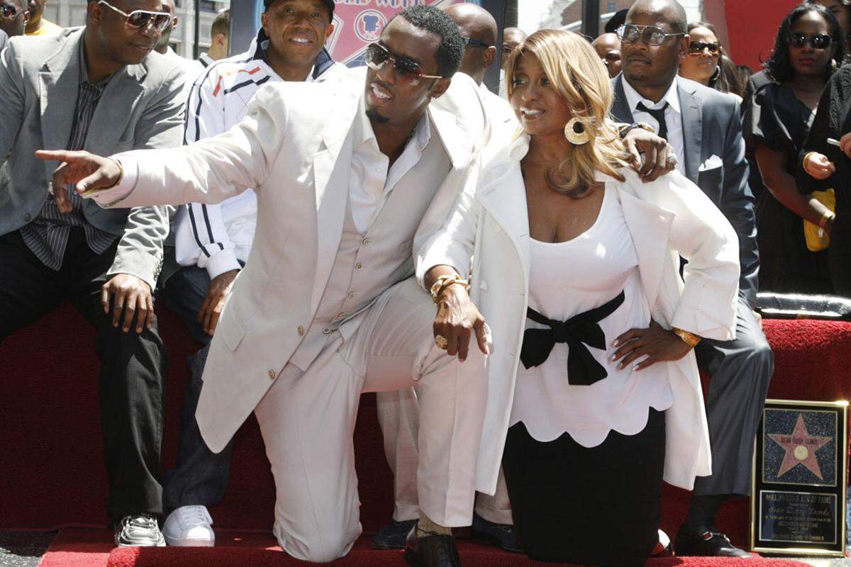 Rapper Sean "Diddy" Combs brachte seine Mutter Janice 2008 zur Einweihung seiner Sternen-Plakette am Hollywood "Walk of Fame" mit.