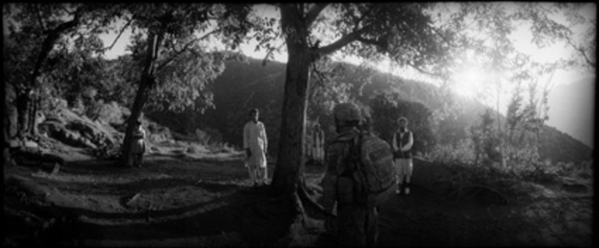 Wieder ein Kriegsfoto: Operation Rock Avalanche, Afghanistan, abgelichtet vom Ungarn Balazs Gardi.