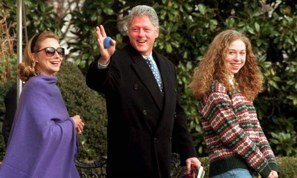 Nicht immer war die Welt so heil: Hillary, Bill und Chelsea Clinton im Jahr 1995.