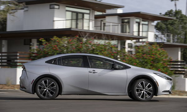 Kaum zu glauben, aber ein Prius: Die fünfte Generation setzt statt Öko auf emotionalen Appeal.