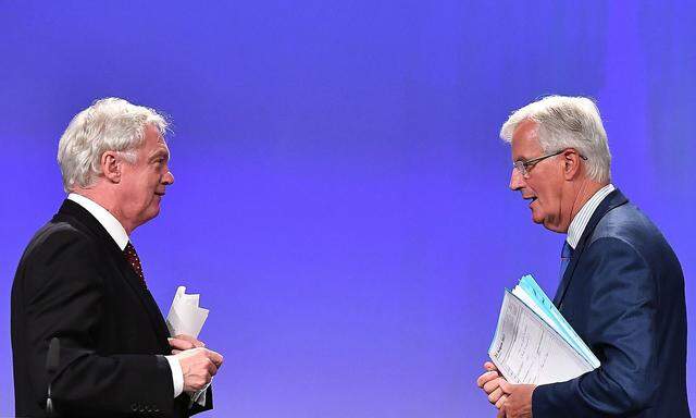 Brexit-Minister David Davis und EU-Chefverhandler Michel Barnier 