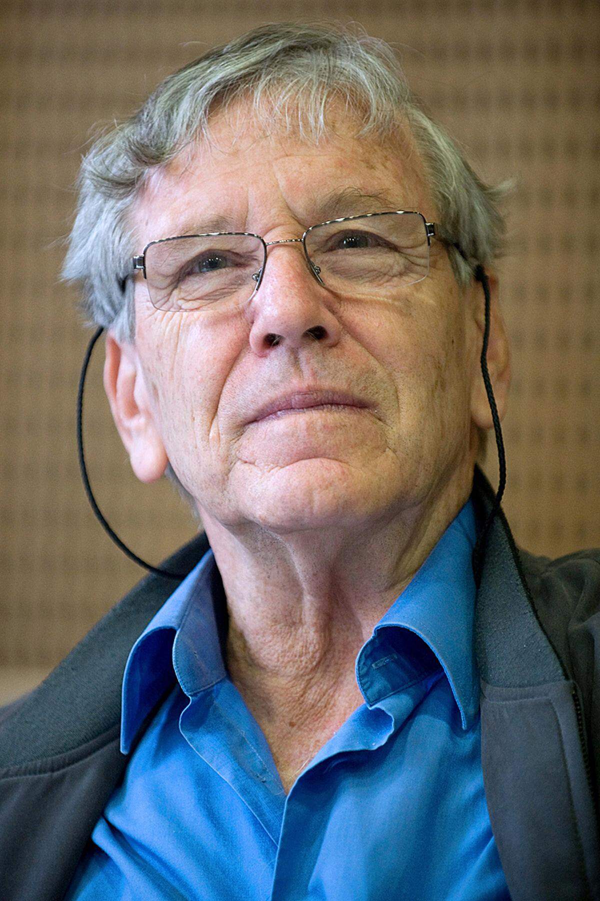 Nobelpreisträger Günter Grass macht sich seit Jahren für des Israeli Amos Oz (geb. 1939) stark. Allein für sein Buch "Eine Geschichte von Liebe und Finsternis" hätte Amos Oz den Nobelpreis verdient, meint Grass. Genutzt hat es bisher nichts.