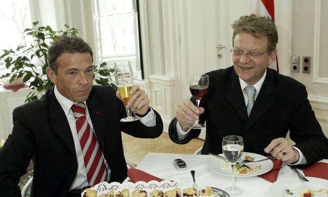 Kärntner "Chianti-Koalition": Jörg Haider (FPÖ) und Peter Ambrozy (SPÖ) im Jahr 2004