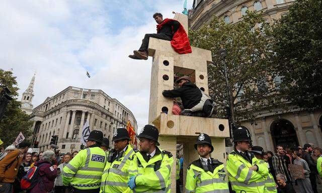 Londoner Polizei nimmt über 1000 Aktivisten fest