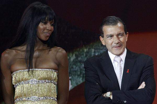 Eine wichtige Rolle hatten Naomi Campbell und Antonio Banderas inne. Sie überreichten ...