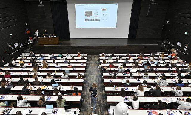 BEGINN STUDIENJAHR AN UNIVERSITAeT WIEN