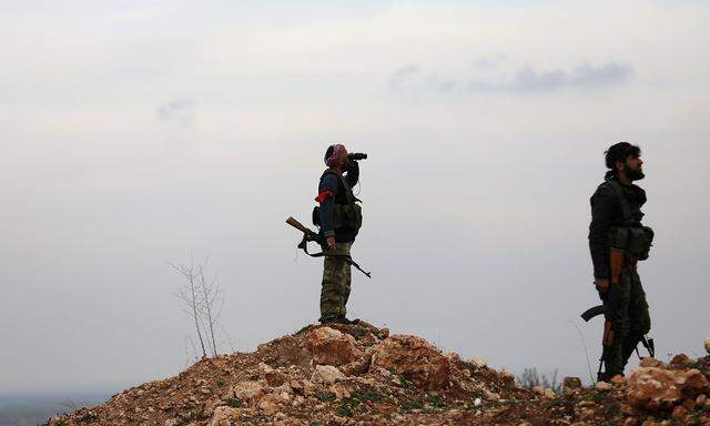 Die von der Türkei unterstützte "Freie Syrische Armee" vor Afrin.