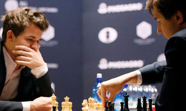 Magnus Carlsen gegen Sergej Karjakin