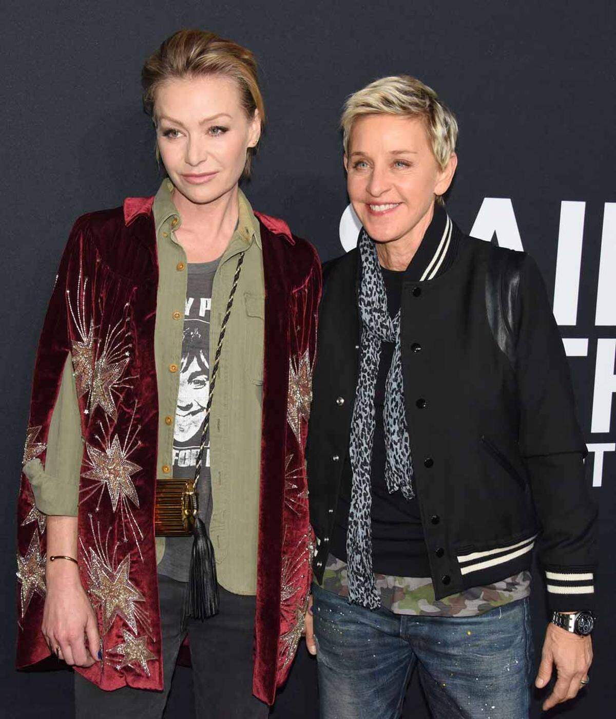 Ellen DeGeneres kam an der Seite von Ehefrau Portia de Rossi.