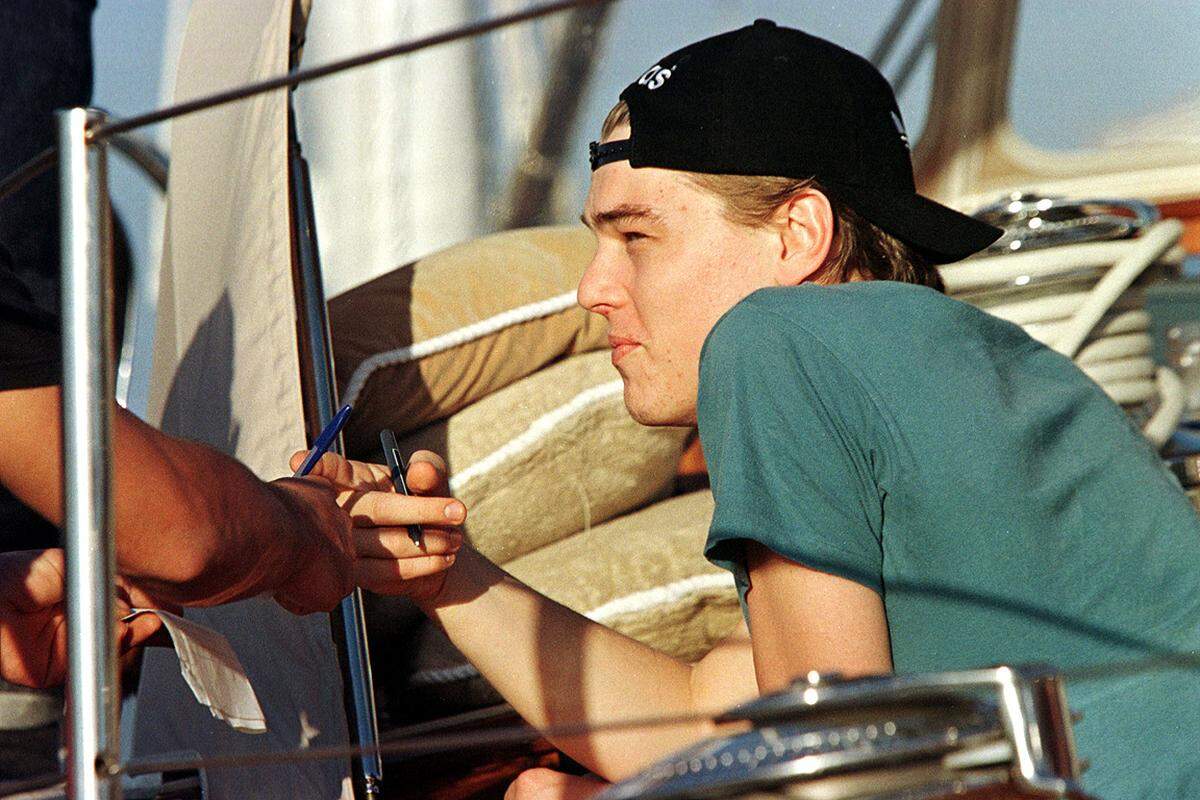Bevor seine Yacht bei Havanna in See stach, verteilte der damals jugendliche Leonardo DiCaprio noch ein paar Autogramme.