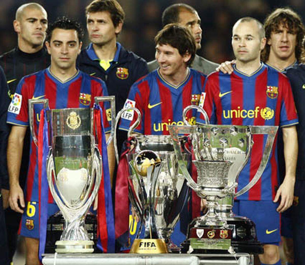 Der FC Barcelona setzte in dieser Saison generell neue Maßstäbe an Erfolg: Auch durch die Mithilfe von Lionel Messi (23 Saisontore) holte der Klub als erster alle sechs möglichen Titel: Als erster Klub überhaupt gewann Barca innerhalb eines Jahres alle sechs möglichen Titel (Champions League, Uefa Supercup, Fifa-Klub-WM, Meisterschaft, Pokal und spanischer Superpokal).
