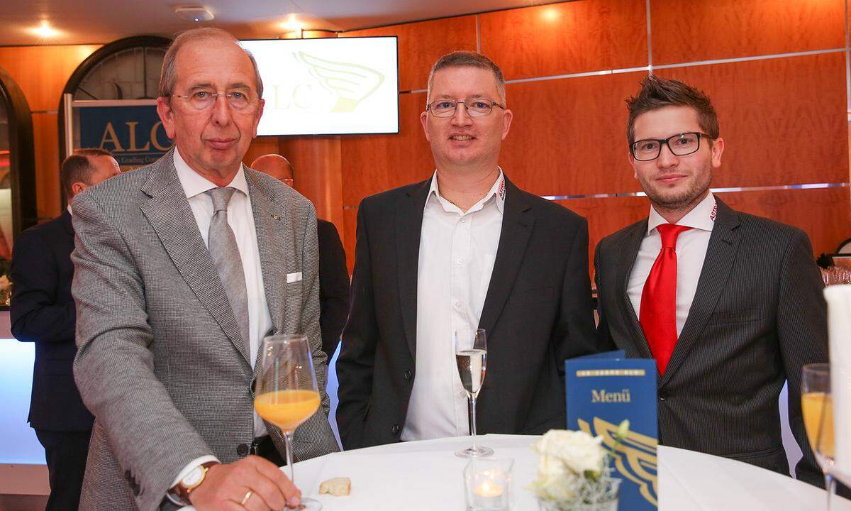 Europlast Kunststoffbehälterindustrie-Gründer Hemuth Kubin, die Astron Manager Christian Hochenwarter und Bernd Preiml (v.li.)