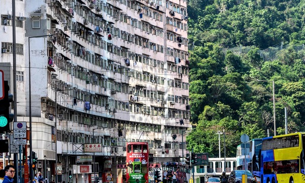 Ich war schon kurz vor der 1997 erfolgten Rückgabe in Hongkong und finde es nicht groß verändert.