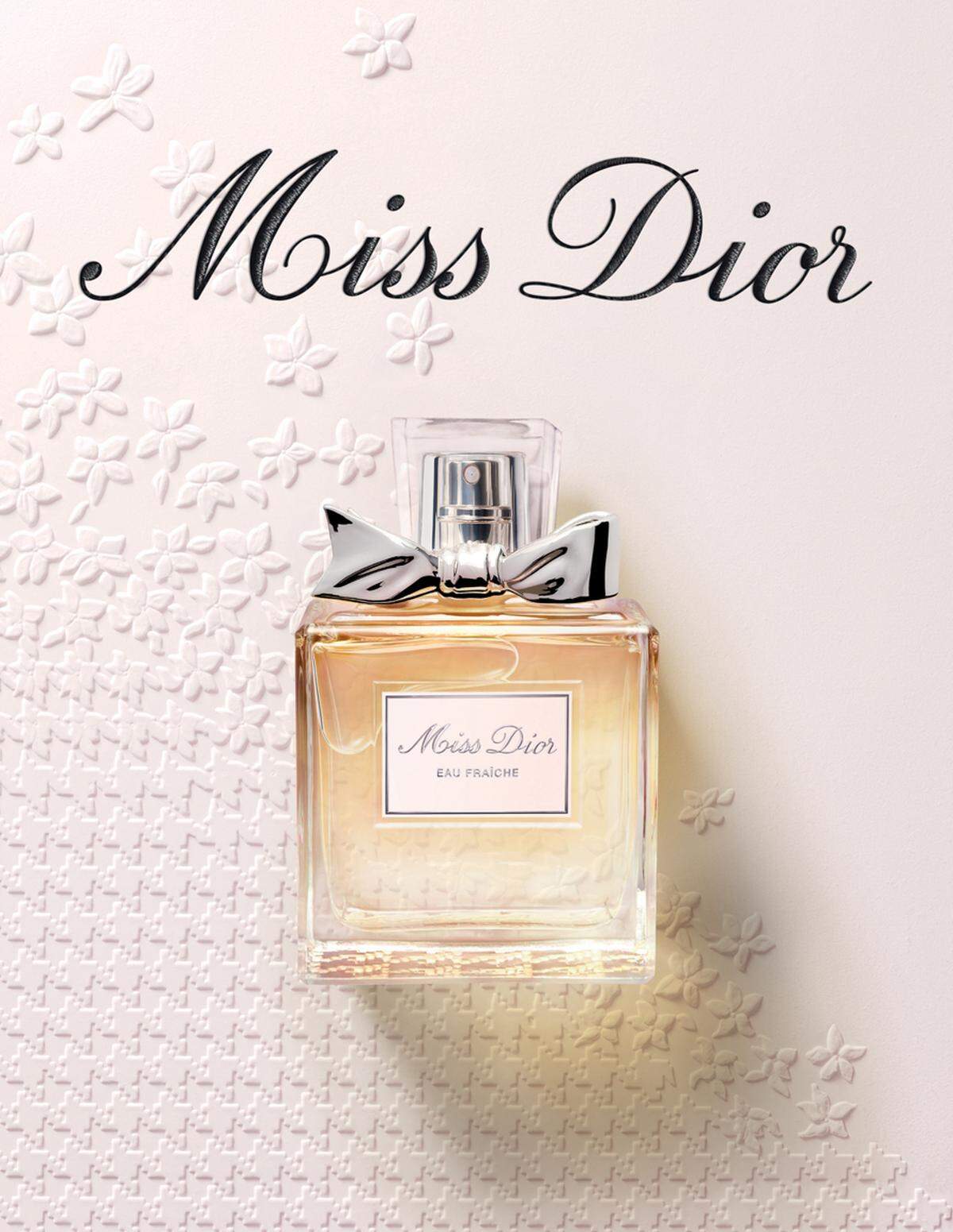 Bereits 1947 kreierte der Couturier Christian Dior "Miss Dior". Blumig, frisch und mit einer holzigen Note zeigt sich die Chypre-Komposition lebhaft und feminin. "Das Parfum ist die unverzichtbare Ergänzung einer weiblichen Erscheinung, es ist der 'Finishing Touch' eines Kleides", pflegte der Couturiers zu sagen. Erhältlich ab 3. April 2012.