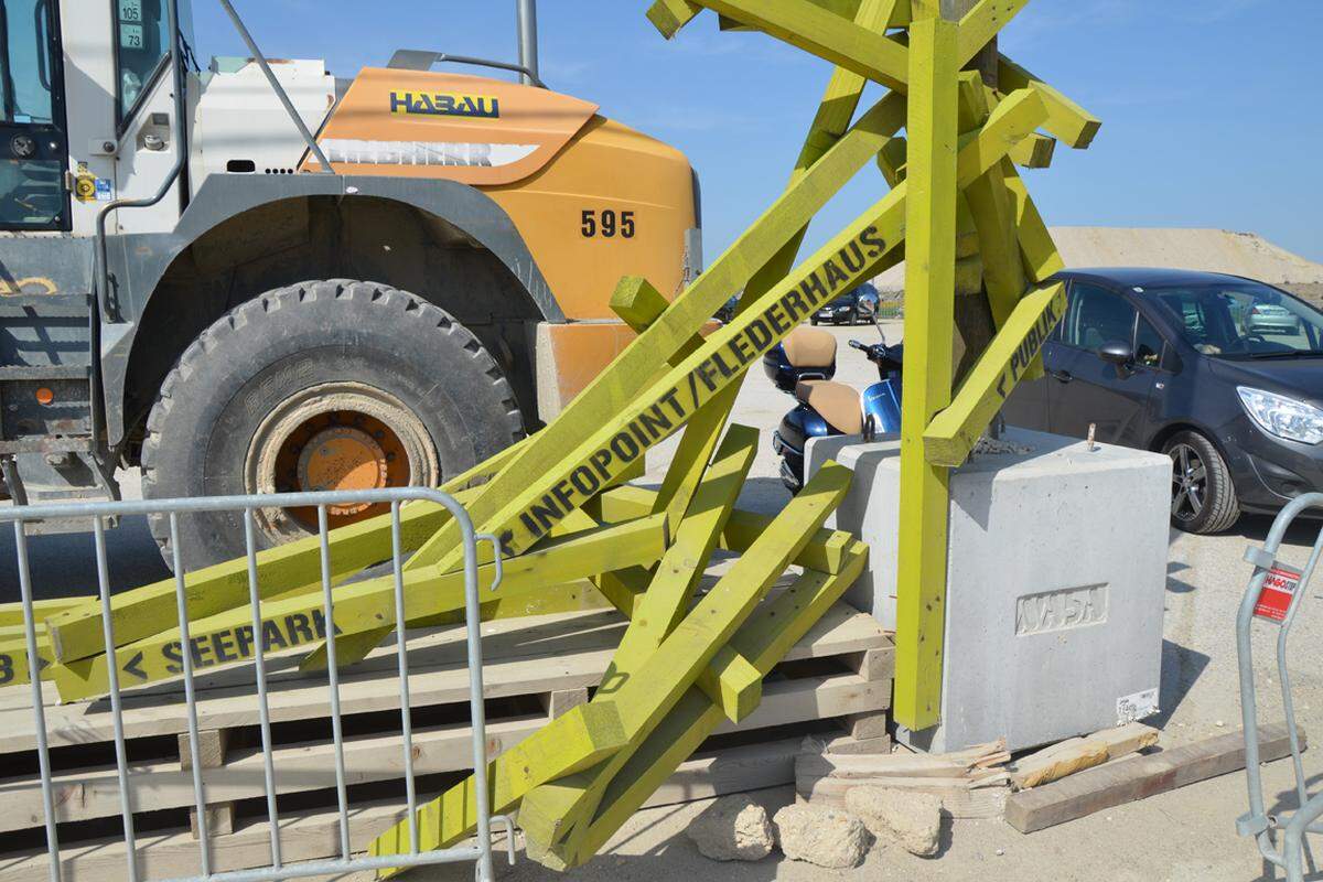 Die Baustelle ist - ähnlich wie am Wiener Hauptbahnhof - auch auf Besucher eingestellt.