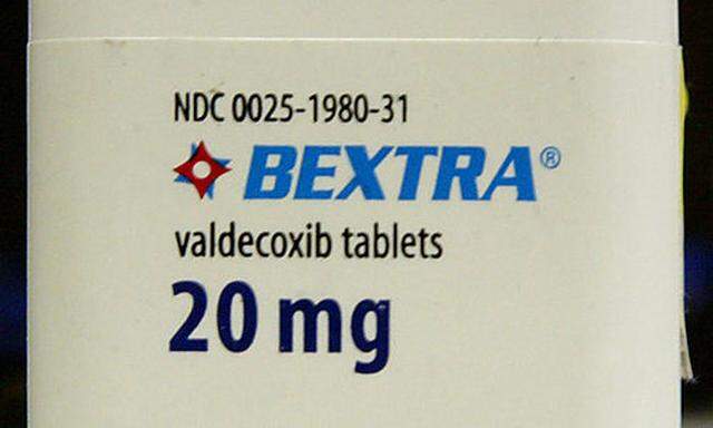 FILE - In this April 8, 2005 file photo, a bottle of Bextra is photographed at a drugstore in New Yor