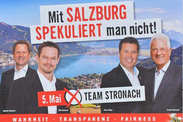 "Mit Salzburg spekuliert man nicht", betont auch das Team Stronach. Der Parteigründer wird bei der Plakatkampagne im Hintergrund gehalten: Nur eines von vier Sujets zeigt den Austro-Kanadier, gemeinsam mit den ersten Drei der Salzburger Team-Stronach-Liste. Das affichierte Quartett sorgte allerdings zuletzt für Spott in den Sozialen Netzwerken: Es posiert am Plakat vor der Kulisse des Zeller Sees, der spiegelverkehrt abgebildet wurde.