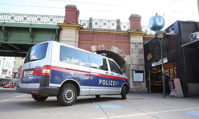 Archivbild: Polizeipräsenz bei der U6-Station-Thaliastraße