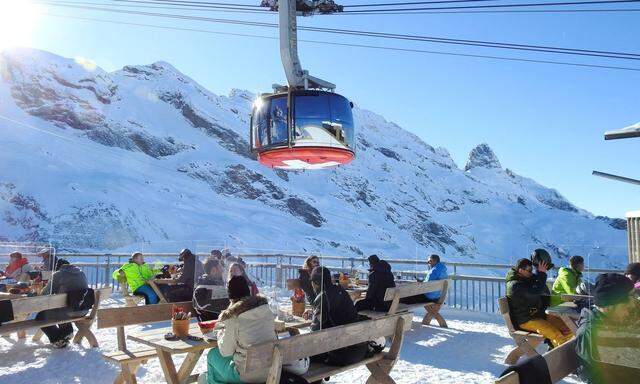 Trotz hoher Infektionszahlen sind in der Schweiz Hotels, Gastronomie und Handel weitgehend geöffnet.