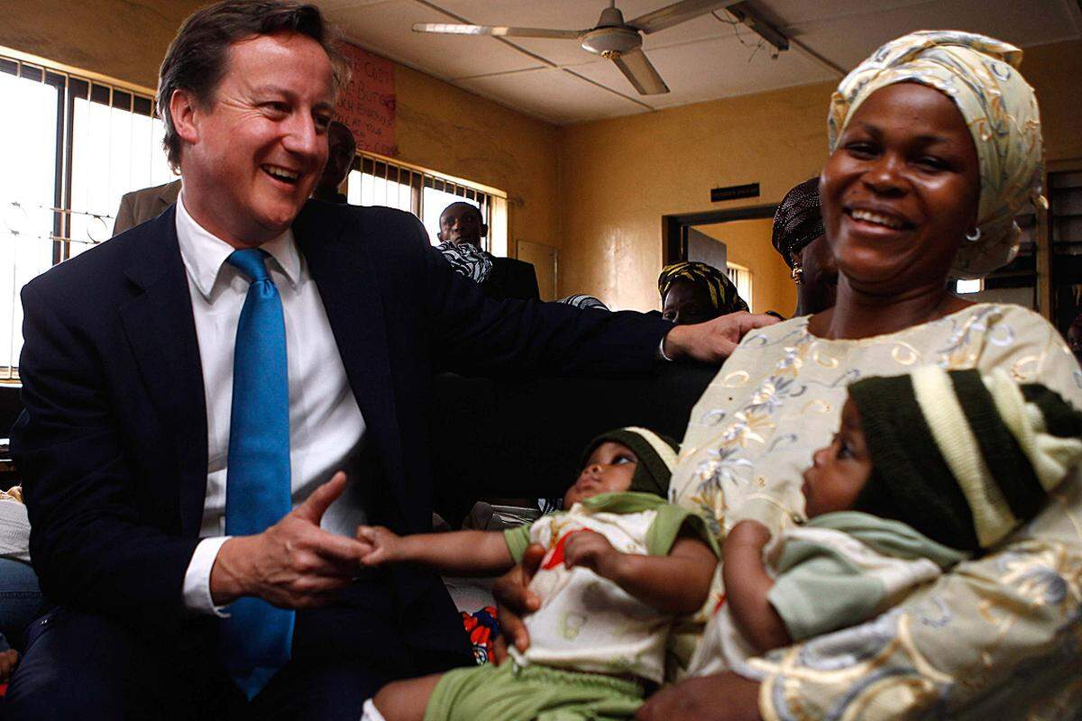 Cameron verkürzte aus diesem Grund sein Afrika-Reise und besuchte lediglich Südafrika und Nigeria. Wie die Zeitung "The Guardian" berichtete, will sich Cameron in die Ermittlungen einschalten.