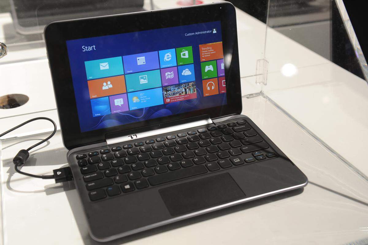 Dell will ebenfalls in den neu entstehenden Markt der Tablets mit Tastatur-Dock einsteigen. Das hier zu sehende XPS 10 kann man bereits jetzt ab 579 Euro vorbestellen.