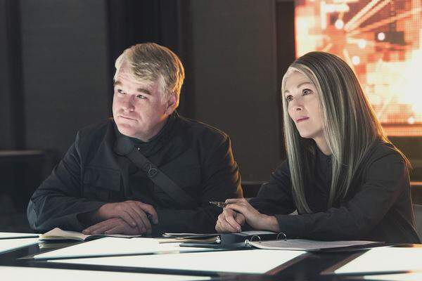 Wie bei den beiden ersten "Hunger Games"-Kinofilmen überzeugt der Cast auch in "Mockingjay - Teil 1". Es gibt ein Wiedersehen mit dem im Februar verstorbenen Schauspieler Philip Seymour Hoffman in seiner letzten Rolle als Rebellen-Anführer Plutarch Heavensbee.