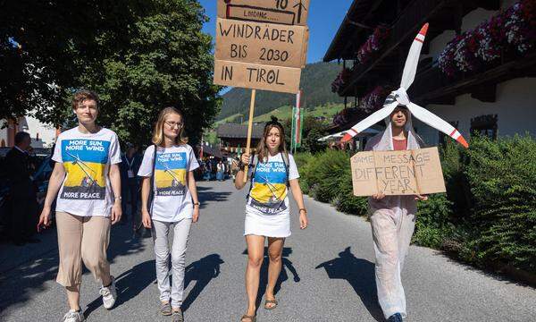 Klimawandel ist eines der großen Themen auch in Alpbach, wo am Sonntag die Europatage starten. Im Bild: Aktivisten während des Tiroltags.