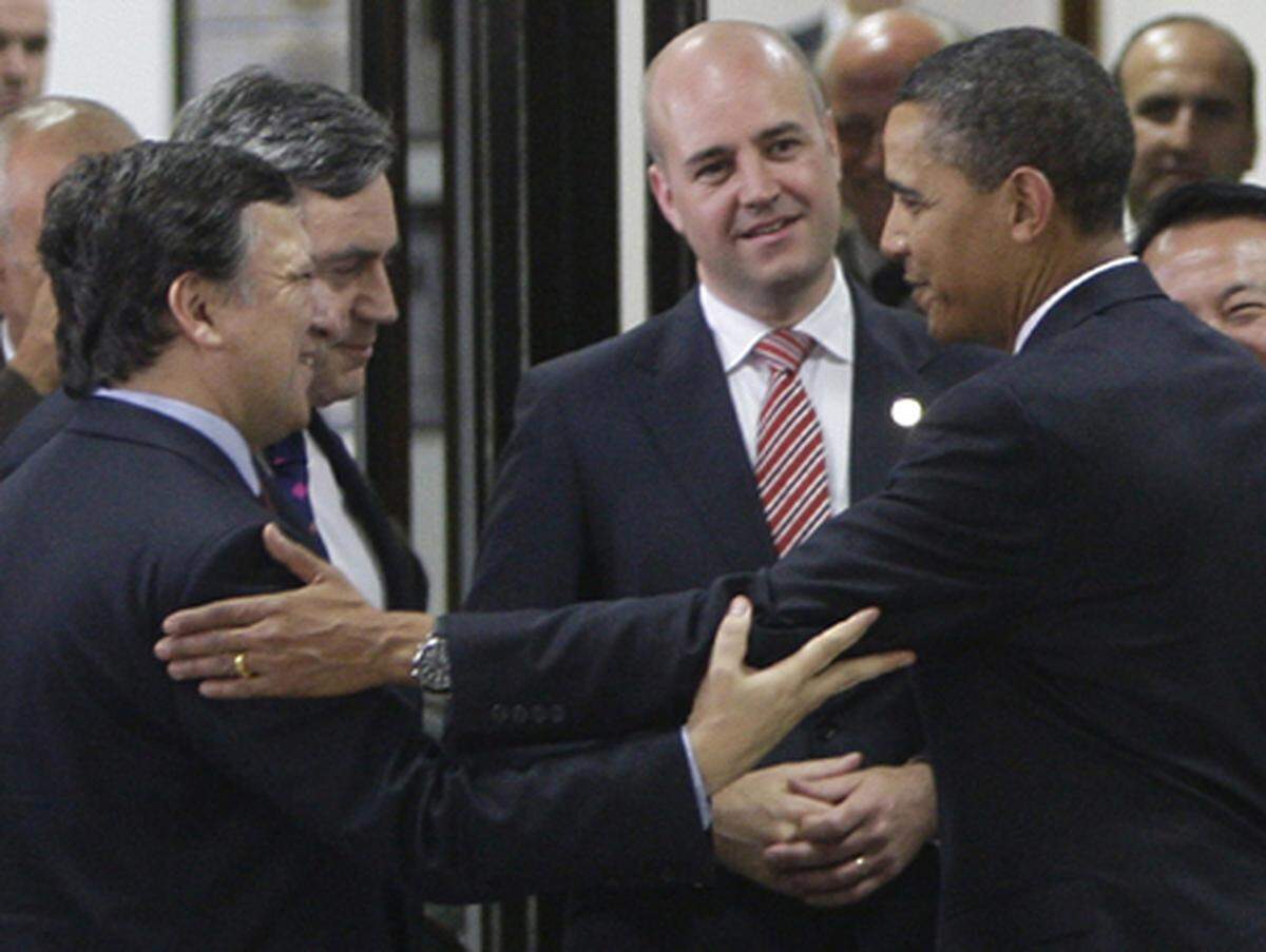 In L'Aquila traf Obama dann unter anderem auf den EU-Kommissionspräsidenten Jose Manuel Barroso, und auf den britischen Premier Gordon Brown (Bild).
