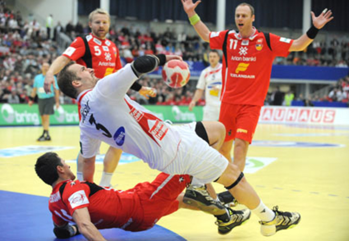 "Die Stimmung in der Halle war unglaublich. Wir Spieler haben nur den Handball gesehen, aber wir haben immer gehört, dass das Publikum da war. Das war ein 'big point', aber hoffentlich nicht der letzte."