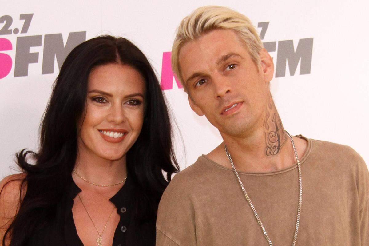 In Sachen Liebe und Beziehung änderte sich bei Sänger Aaron Carter Anfang August des letzten Jahres so einiges. Erst trennt er sich von seiner Freundin Madison Parker, wenig später outet er sich als bisexuell.