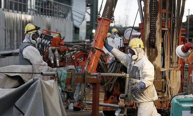 Die Arbeiten am AKW Fukushima laufen auch während des Sturms 