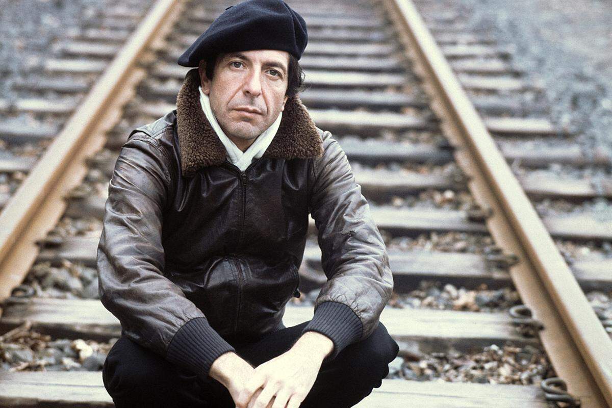 21. September 1934 in Montreal - 7. November 2016 in Los Angeles Der Ausnahmekünstler hatte erst im Vormonat sein letztes Album "You Want It Darker" herausgebracht, auf der er sich  mit dem Tod beschäftigt. Cohen starb mit 82 Jahren nach einem Sturz friedlich im Schlaf. >> 13 hörenswerte Songs von Leonard Cohen