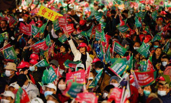 Wahlkampf in Taiwan. Kundgebung der Regierungspartei, der Demokratischen Fortschrittspartei.   