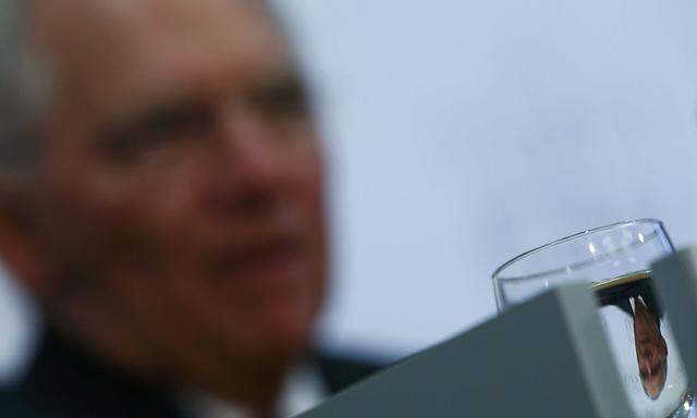Wolfgang Schäuble findet klare Worte zur AfD und den Aussagen deren Chefin Frauke Petry.