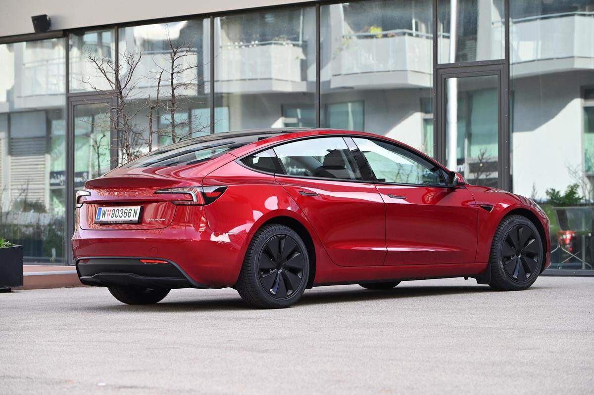 Wieder auf der Straße: Teslas Model 3 Highland mit neuen Änderungen  gesichtet