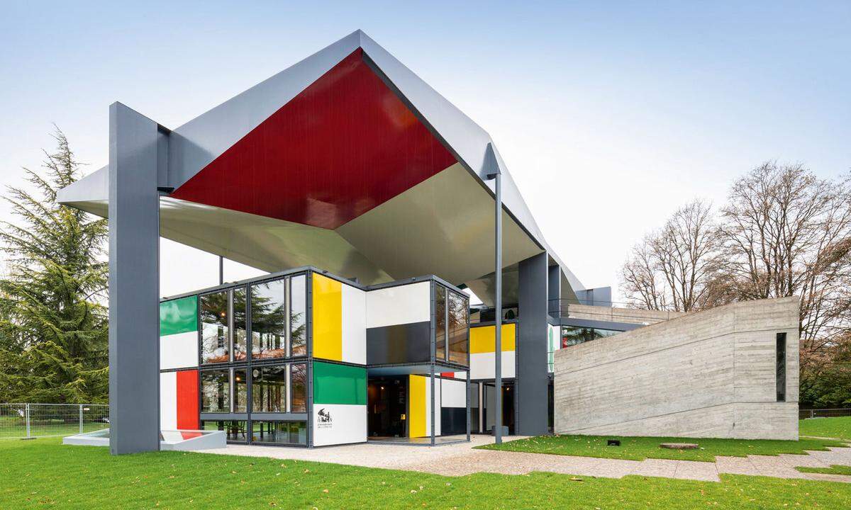 Von der Meeresschnecke bis zur Malerei. „Mon univers" zeigt die private Sammlung bis 17. November. Gesamtkunstwerk. Seit Mitte Mai ist der ­Pavillon von Le Corbusier in Zürich geöffnet. Sein letztes und wegweisendes Werk wurde von Grund auf restauriert.