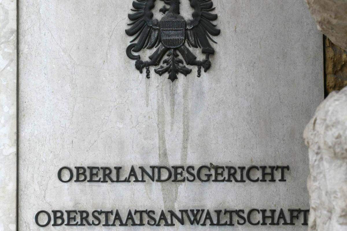 Werner Pleischl, der Leiter der Wiener Oberstaatsanwaltschaft (OStA), kündigte im Gespräch mit der APA an, dass die Anklagebehörden morgen nach Rücksprache mit dem Justizministerium entscheiden werden, ob der Gerichtsbeschluss bekämpft wird.