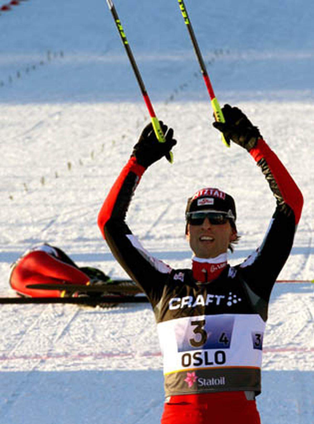 Sein erfolgreicher Zielsprint im Team-Großschanzenbewerb katapultierte "Super Mario" in die Top Ten. Neben den zwei Goldenen aus Oslo befinden sich in der Medaillensammlung des Steirers noch zweimal Silber (2001 in Lahti mit dem Team und 1999 in der Ramsau im Sprint) sowie eine Bronzemedaille (1997 mit dem Team in Trondheim)