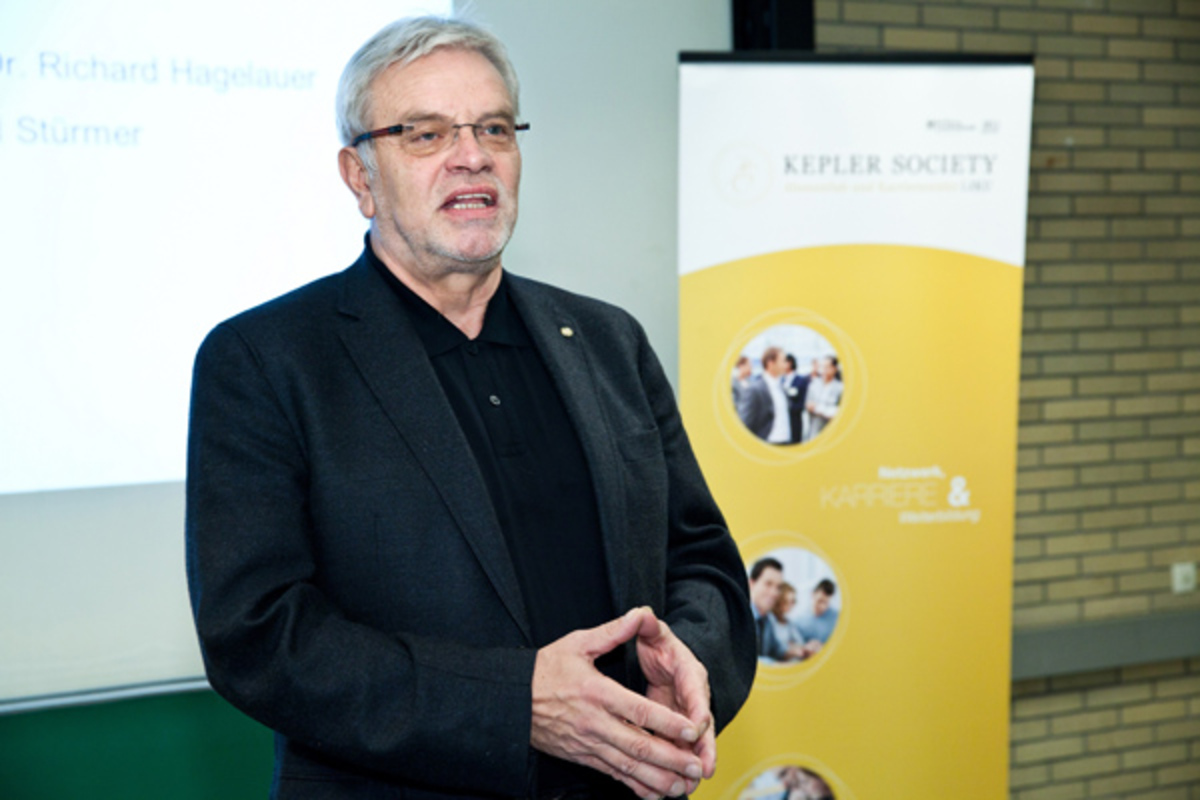 Auch Gerhard Stürmer begrüßte die Besucher in einer kurzen Ansprache.