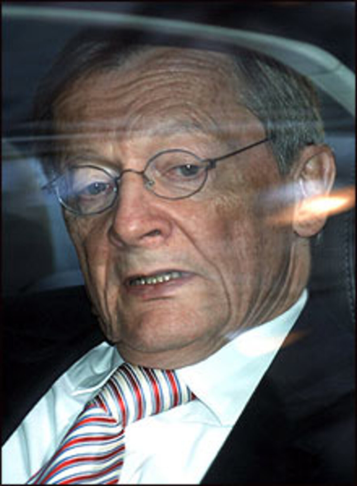 "Es ist nicht der eine der Nikolaus und der andere der Krampus." VP-Obmann Wolfgang Schüssel macht Schluss mit den Weihnachtsmärchen.