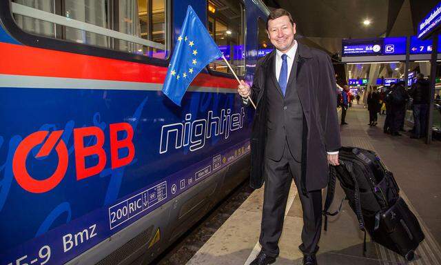 Entschleunigt im Nachtzug: EU-Vertreter Martin Selmayr.