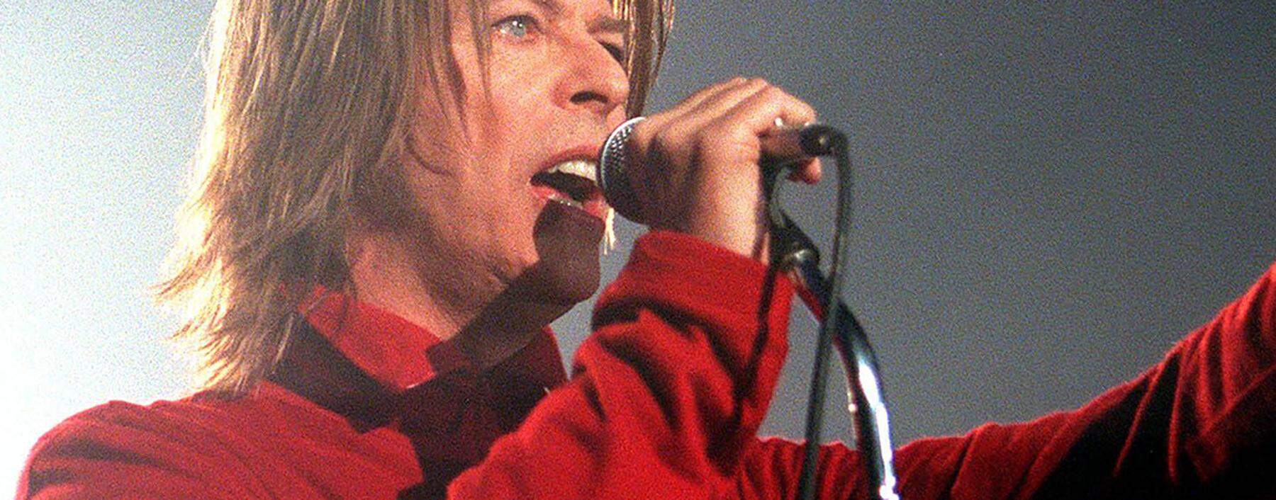 FILES-BRITAIN-MUSIC-OBIT-PEOPLE-BOWIE
