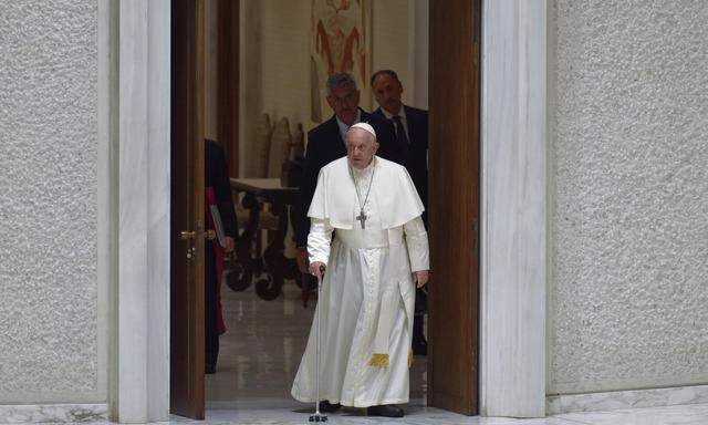 Papst Franziskus wird am Mittwoch die erste Synode mit Beteiligung von Laien (auch Frauen) eröffnen, die Stimmrecht haben. 