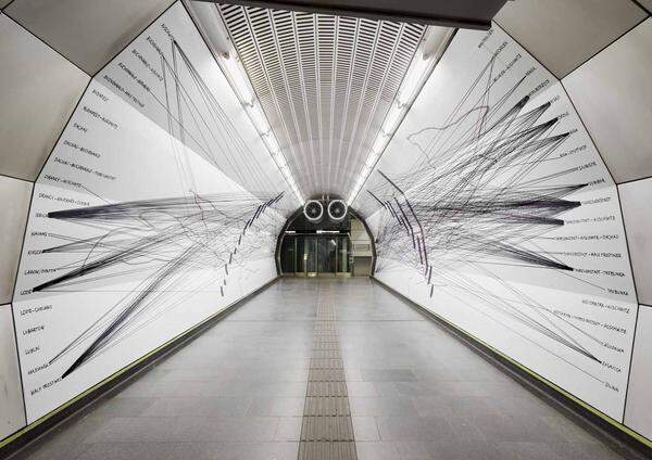 U-Bahn-Durchgang Herminengasse. So auch der Titel der Arbeit von Michaela Melián. Initiiert von KÖR.