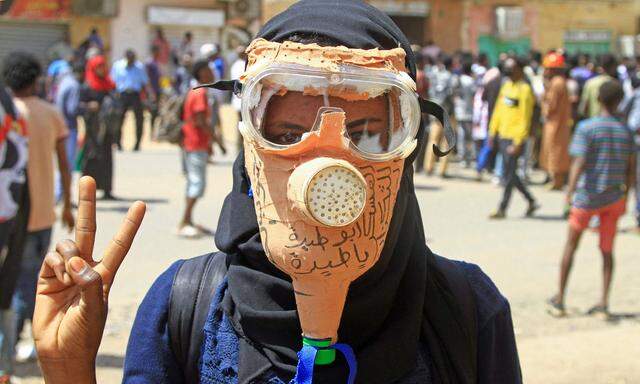 Alle Macht den Zivilisten: Demonstranten in Khartum fordern den Rückzug der Militärmachthaber.