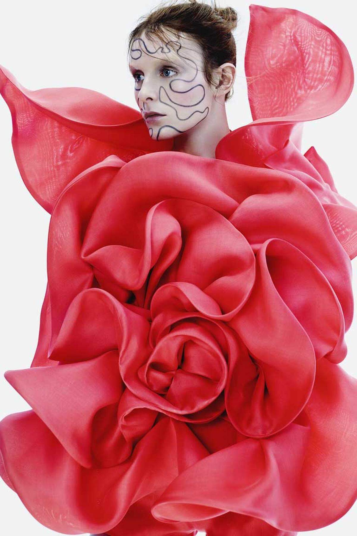 Dieses Modell von Hausach Couture wurde als Rose interpretiert.