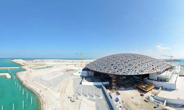 Jean Nouvels Bau in Abu Dhabi ist spektakulär.