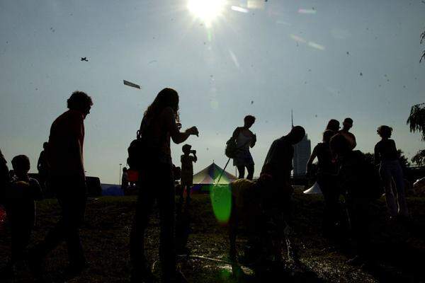 Gestartet wurde das Donauinselfest als „kulturelles Frühjahrsfest“ 1983. Statt 15.000 erwarteten Besuchern kamen rund 160.000.