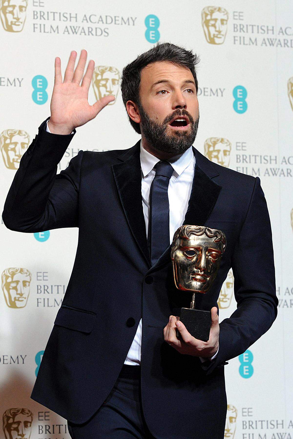 Affleck mausert sich mit "Argo", das auch für den besten Schnitt ausgezeichnet wurde, zum Favoriten auf den Oscar. Der Schauspieler holte überdies den Preis für den besten Regisseur - in dieser Kategorie war Affleck bei den Oscar-Nominierungen übergangen worden.